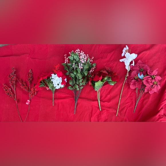 NWT Christmas Xmas faux stem & bush bundle 7 pieces - Picture 1 of 13